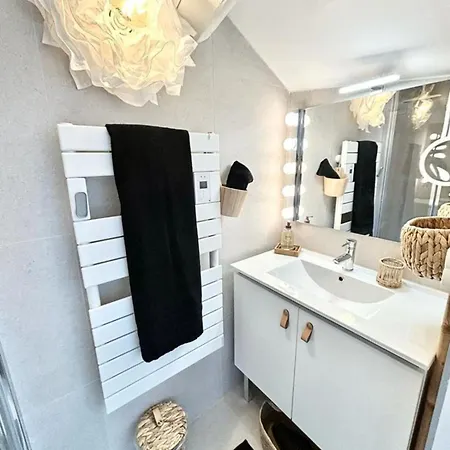 Apartment Welcome - Stunning 2-bedroom At 5 Minutes From Palais Des Festivals *